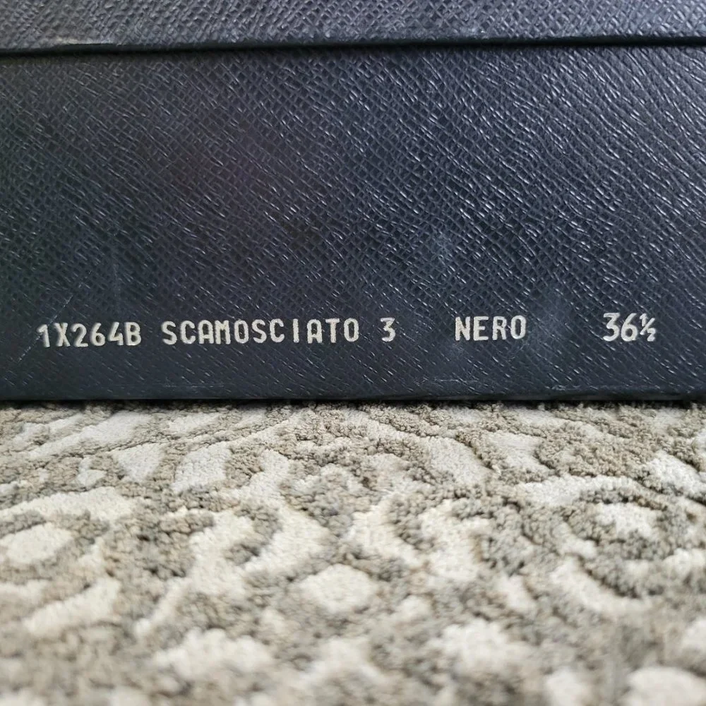 Prada Scamosciato Heels—hard to find! Size 36.5 - Picture 11 of 12